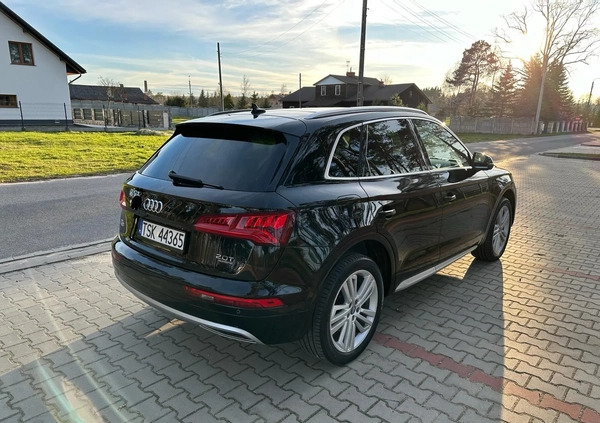 Audi Q5 cena 116000 przebieg: 117000, rok produkcji 2018 z Suchedniów małe 379